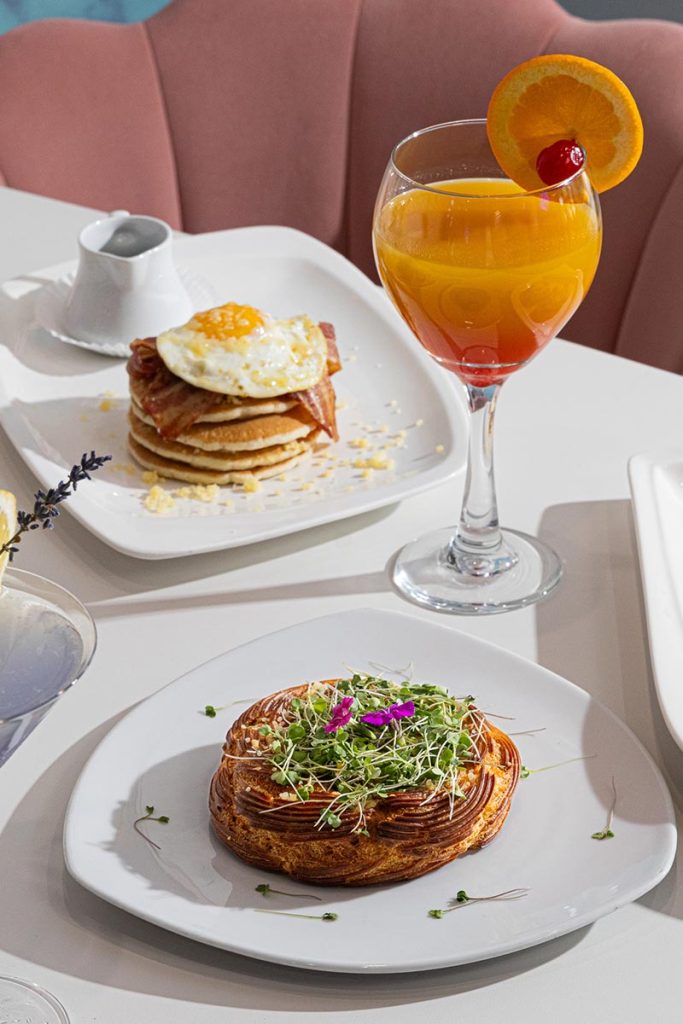 Brunch table at Éclair Affaire Weston | Weston FL